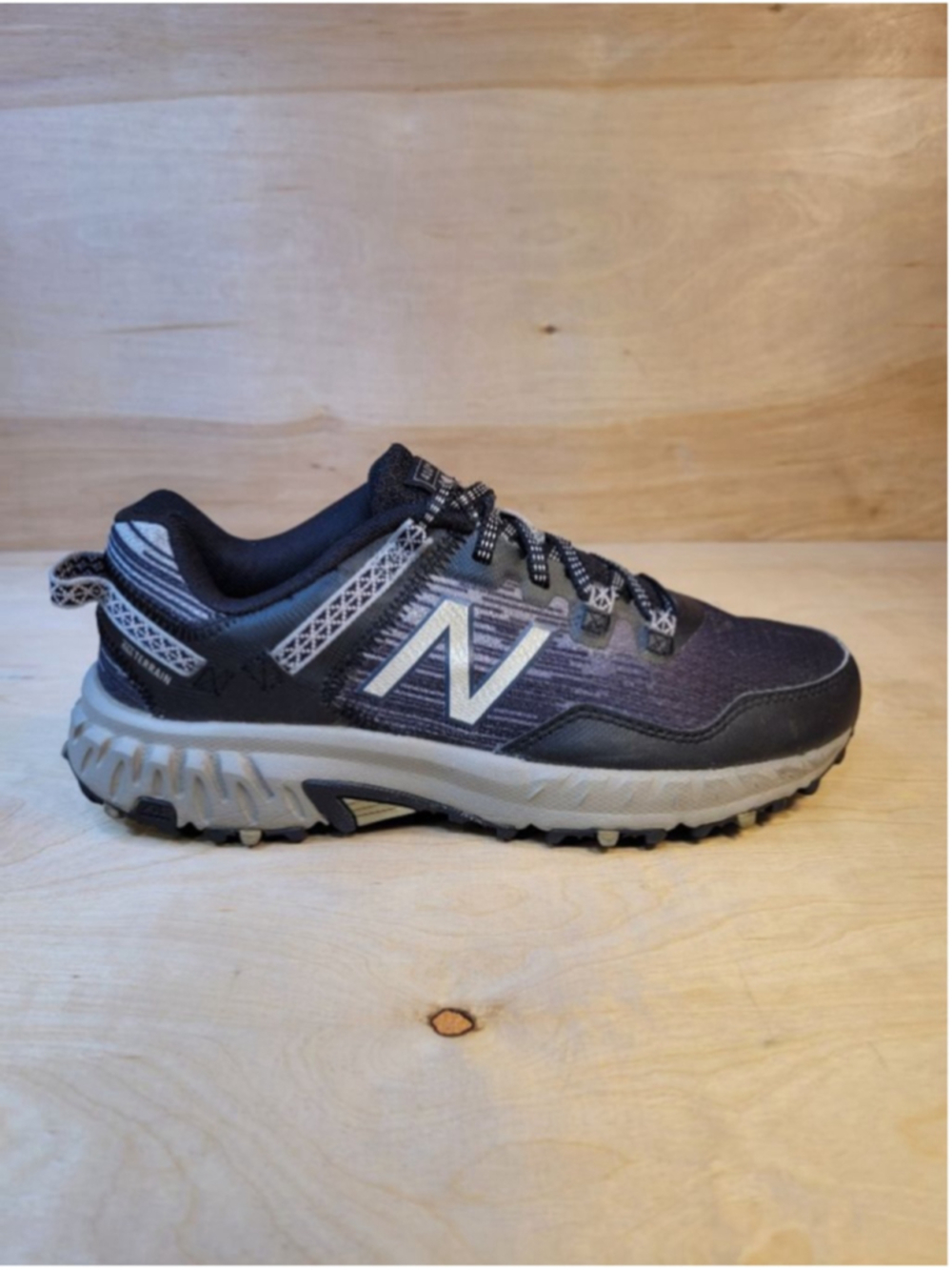 New Balance 410 V6 Trail Running Athletic Womens Size 7.5 Shoes - Picture 2 of 12
